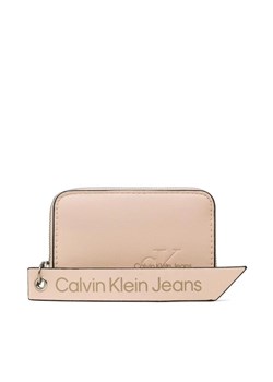 Calvin Klein Jeans Mały Portfel Damski Sculpted Med Zip Around Tag K60K610578 Różowy ze sklepu MODIVO w kategorii Portfele damskie - zdjęcie 168453985