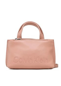 Calvin Klein Torebka Set Mini Tote K60K610167 Różowy ze sklepu MODIVO w kategorii Kuferki - zdjęcie 168455249