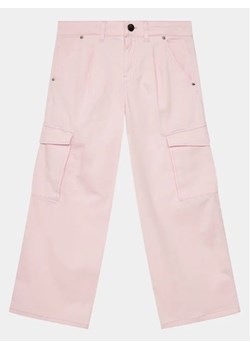 Guess Spodnie materiałowe J4RB14 WEHD0 Różowy Relaxed Fit ze sklepu MODIVO w kategorii Spodnie dziewczęce - zdjęcie 168462395