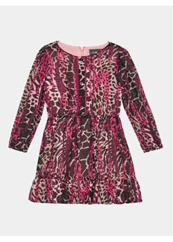 Guess Sukienka codzienna K3BK16 WA2T0 Różowy Regular Fit ze sklepu MODIVO w kategorii Sukienki dziewczęce - zdjęcie 168480009