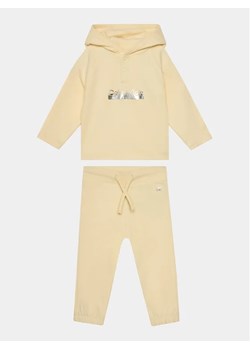 Calvin Klein Jeans Dres Hero Logo IN0IN00143 Beżowy Regular Fit ze sklepu MODIVO w kategorii Dresy dla niemowlaka - zdjęcie 168481515