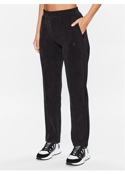 Guess Spodnie dresowe Euphemia V3RB25 KBC00 Czarny Regular Fit ze sklepu MODIVO w kategorii Spodnie damskie - zdjęcie 168484408