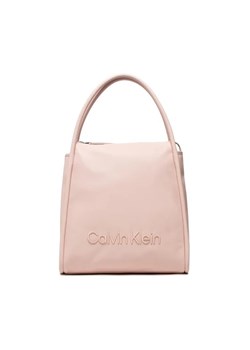 Calvin Klein Torebka Resort Hobo K60K609636 Różowy ze sklepu MODIVO w kategorii Torebki hobo - zdjęcie 168487169