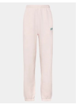 American Vintage Spodnie dresowe Izubird IZU05BE24 Różowy Regular Fit ze sklepu MODIVO w kategorii Spodnie damskie - zdjęcie 168495329