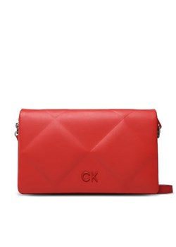 Calvin Klein Torebka Re-Lock Quilt Shoulder Bag K60K611021 Czerwony ze sklepu MODIVO w kategorii Listonoszki - zdjęcie 168498216