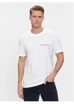 Calvin Klein Jeans T-Shirt Institutional J30J324671 Biały Regular Fit ze sklepu MODIVO w kategorii T-shirty męskie - zdjęcie 168505335