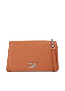 Calvin Klein Torebka Re-Lock Shoulder Bag Md K60K611057 Brązowy ze sklepu MODIVO w kategorii Listonoszki - zdjęcie 168508909