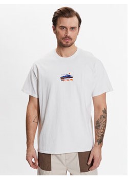 BDG Urban Outfitters T-Shirt 76516152 Écru Loose Fit ze sklepu MODIVO w kategorii T-shirty męskie - zdjęcie 168509275