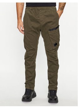 C.P. Company Spodnie materiałowe 15CMPA111A 005529G Zielony Regular Fit ze sklepu MODIVO w kategorii Spodnie męskie - zdjęcie 168511075