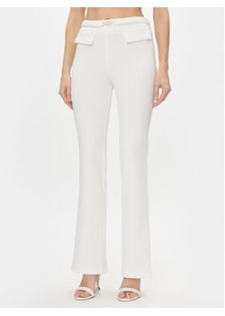 Rinascimento Spodnie materiałowe CFC0117520003 Biały Bootcut Fit ze sklepu MODIVO w kategorii Spodnie damskie - zdjęcie 168512615