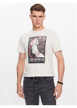Guess T-Shirt M3YI70 KBDL0 Biały Regular Fit ze sklepu MODIVO w kategorii T-shirty męskie - zdjęcie 168513099