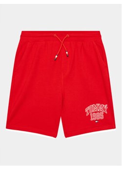 Tommy Hilfiger Szorty sportowe KB0KB08118 D Czerwony Regular Fit ze sklepu MODIVO w kategorii Spodenki chłopięce - zdjęcie 168513295