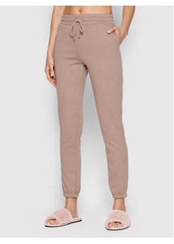 Etam Spodnie dresowe Achile 6530766 Różowy Regular Fit ze sklepu MODIVO w kategorii Spodnie damskie - zdjęcie 168514287