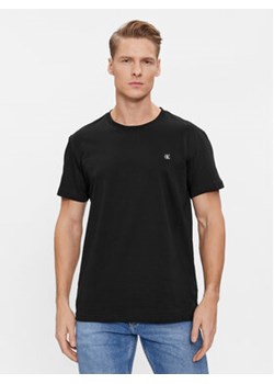 Calvin Klein Jeans T-Shirt J30J325268 Czarny Regular Fit ze sklepu MODIVO w kategorii T-shirty męskie - zdjęcie 168514326