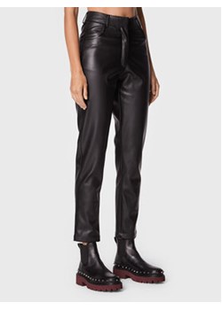 Silvian Heach Spodnie z imitacji skóry PGA22242PA Czarny Regular Fit ze sklepu MODIVO w kategorii Spodnie damskie - zdjęcie 168515259