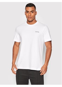 Calvin Klein T-Shirt Micro Logo Interlock K10K109894 Biały Regular Fit ze sklepu MODIVO w kategorii T-shirty męskie - zdjęcie 168516517