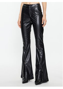 Silvian Heach Spodnie z imitacji skóry GPA23026PA Czarny Regular Fit ze sklepu MODIVO w kategorii Spodnie damskie - zdjęcie 168516836