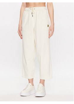 Lyle & Scott Spodnie materiałowe Workwear Trousers TRW1801V Biały Regular Fit ze sklepu MODIVO w kategorii Spodnie damskie - zdjęcie 168517218