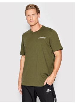 adidas T-Shirt Terrex Mountain Graphic HE1768 Zielony Regular Fit ze sklepu MODIVO w kategorii T-shirty męskie - zdjęcie 168518168