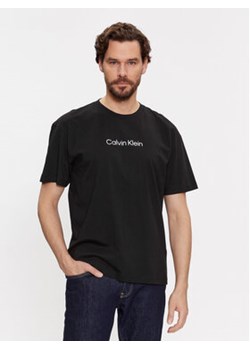 Calvin Klein T-Shirt Hero K10K111346 Czarny Regular Fit ze sklepu MODIVO w kategorii T-shirty męskie - zdjęcie 168525066