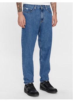 Calvin Klein Jeans Jeansy J30J323885 Niebieski Tapered Fit ze sklepu MODIVO w kategorii Jeansy męskie - zdjęcie 168526349