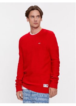Tommy Jeans Sweter DM0DM15060 Czerwony Regular Fit ze sklepu MODIVO w kategorii Swetry męskie - zdjęcie 168526416