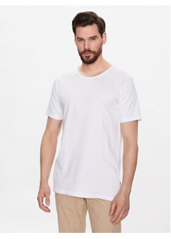 Lindbergh T-Shirt 30-420051 Biały Regular Fit ze sklepu MODIVO w kategorii T-shirty męskie - zdjęcie 168530769