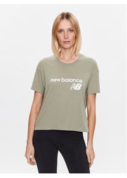 New Balance T-Shirt Stacked WT03805 Zielony Relaxed Fit ze sklepu MODIVO w kategorii Bluzki damskie - zdjęcie 168534526