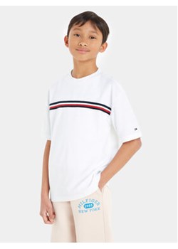 Tommy Hilfiger T-Shirt KB0KB08580 Biały Regular Fit ze sklepu MODIVO w kategorii T-shirty chłopięce - zdjęcie 168535336