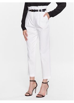 Fracomina Spodnie materiałowe FR23SVD004W40101 Biały Regular Fit ze sklepu MODIVO w kategorii Spodnie damskie - zdjęcie 168537809
