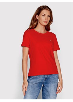 Tommy Jeans T-Shirt DW0DW14616 Czerwony Regular Fit ze sklepu MODIVO w kategorii Bluzki damskie - zdjęcie 168538959