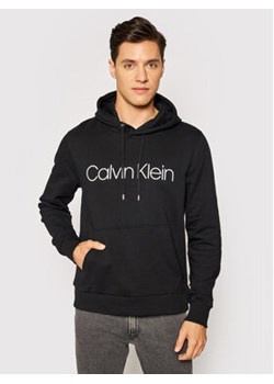 Calvin Klein Bluza Logo K10K104060 Czarny Regular Fit ze sklepu MODIVO w kategorii Bluzy męskie - zdjęcie 168539946