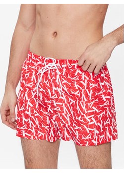 Calvin Klein Swimwear Szorty kąpielowe KM0KM00802 Czerwony Regular Fit ze sklepu MODIVO w kategorii Kąpielówki - zdjęcie 168541128