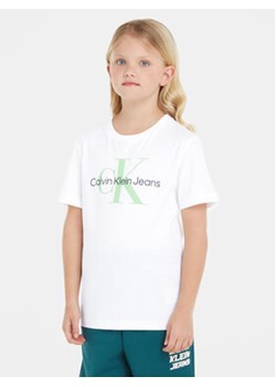Calvin Klein Jeans T-Shirt Monogram IU0IU00460 Biały Regular Fit ze sklepu MODIVO w kategorii T-shirty chłopięce - zdjęcie 168541228