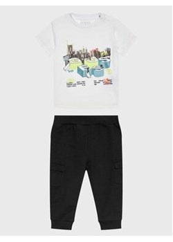 Guess Komplet t-shirt i spodnie I3RG18 K6YW0 Kolorowy Regular Fit ze sklepu MODIVO w kategorii Komplety niemowlęce - zdjęcie 168543228