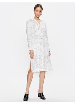 Calvin Klein Sukienka koszulowa K20K205509 Biały Regular Fit ze sklepu MODIVO w kategorii Sukienki - zdjęcie 168543699