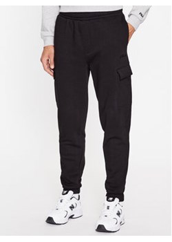 Fila Spodnie dresowe FAM0548 Czarny Regular Fit ze sklepu MODIVO w kategorii Spodnie męskie - zdjęcie 168543978