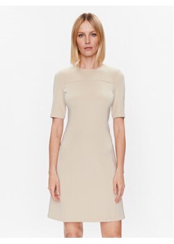 Calvin Klein Sukienka codzienna K20K205513 Beżowy Regular Fit ze sklepu MODIVO w kategorii Sukienki - zdjęcie 168546048
