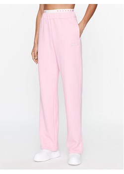 Ellesse Spodnie dresowe Vernetti SGT19237 Różowy Relaxed Fit ze sklepu MODIVO w kategorii Spodnie damskie - zdjęcie 168546225