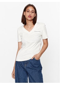 Calvin Klein Jeans T-Shirt J20J221429 Écru Regular Fit ze sklepu MODIVO w kategorii Bluzki damskie - zdjęcie 168546467