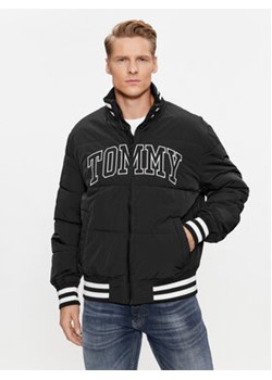 Tommy Jeans Kurtka bomber DM0DM17479 Czarny Relaxed Fit ze sklepu MODIVO w kategorii Kurtki męskie - zdjęcie 168547167