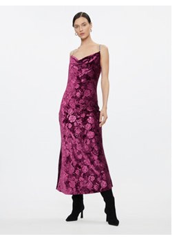 Guess Sukienka koktajlowa W3BK44 KBXN0 Fioletowy Regular Fit ze sklepu MODIVO w kategorii Sukienki - zdjęcie 168547438