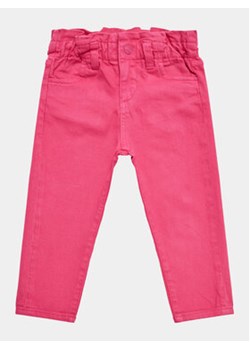 Guess Jeansy K3YB02 WE620 Różowy Relaxed Fit ze sklepu MODIVO w kategorii Spodnie dziewczęce - zdjęcie 168547836