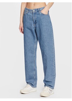 Calvin Klein Jeans Jeansy J20J220624 Niebieski Straight Fit ze sklepu MODIVO w kategorii Jeansy damskie - zdjęcie 168550477