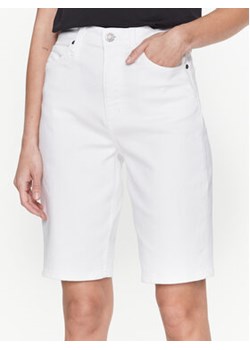 Calvin Klein Szorty jeansowe K20K205170 Biały Regular Fit ze sklepu MODIVO w kategorii Szorty - zdjęcie 168551739