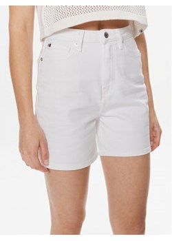 Tommy Hilfiger Szorty jeansowe WW0WW41321 Biały Regular Fit ze sklepu MODIVO w kategorii Szorty - zdjęcie 168551995