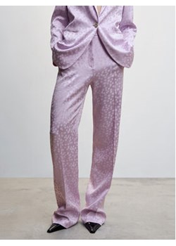Mango Spodnie materiałowe Topete 47055851 Fioletowy Relaxed Fit ze sklepu MODIVO w kategorii Spodnie damskie - zdjęcie 168552326
