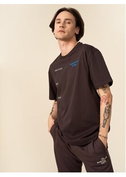 Outhorn T-Shirt OTHSS23TTSHM450 Brązowy Relaxed Fit ze sklepu MODIVO w kategorii T-shirty męskie - zdjęcie 168556376