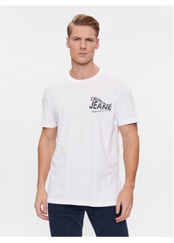 Calvin Klein Jeans T-Shirt J30J324026 Biały Regular Fit ze sklepu MODIVO w kategorii T-shirty męskie - zdjęcie 168560826