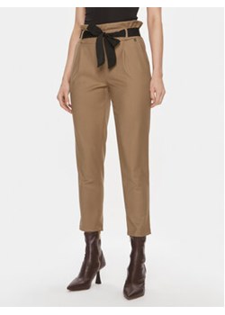 Rinascimento Spodnie materiałowe CFC0114907003 Brązowy Regular Fit ze sklepu MODIVO w kategorii Spodnie damskie - zdjęcie 168561268